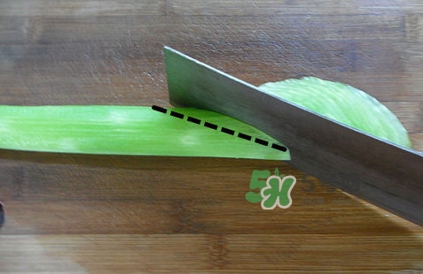 青筍怎么處理？青筍怎么切成菱形