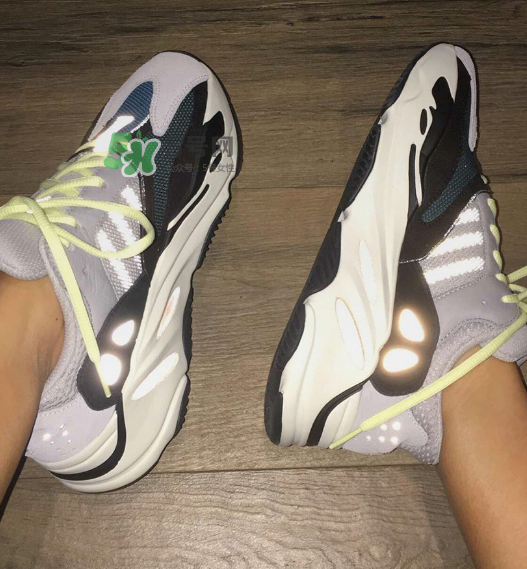 yeezy runner 700多少錢？侃爺復(fù)古跑鞋專柜價格