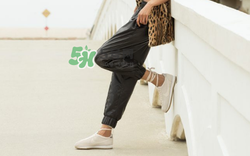 alc與nike cortez聯(lián)名在哪買？alc與耐克阿甘鞋聯(lián)名哪里有賣的？