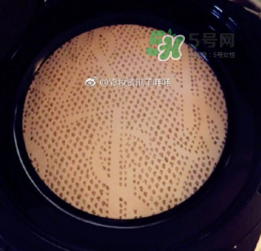 ysl蕾絲氣墊和ysl羽毛氣墊哪個(gè)好？ysl蕾絲氣墊和ysl羽毛氣墊的區(qū)別