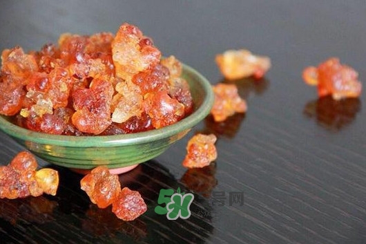 桃膠哪里有賣的？哪里產(chǎn)的桃膠最好