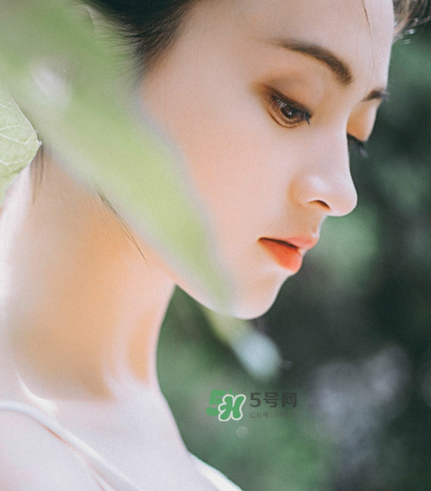 長(zhǎng)閉口用什么護(hù)膚品？長(zhǎng)閉口怎么辦？