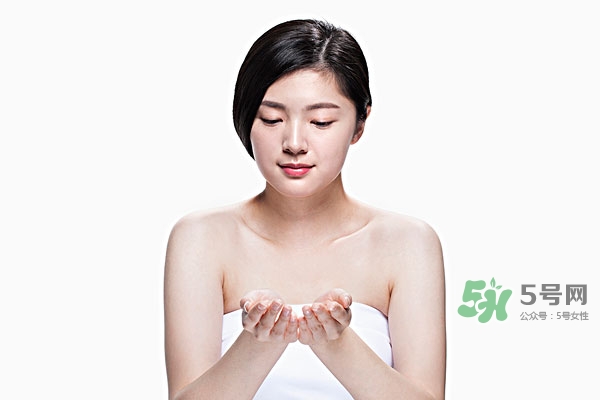 干性皮膚怎么保濕 干性皮膚怎樣補水保濕 干性皮膚怎么保濕 干性皮膚怎樣補水保濕