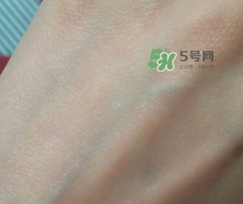 神仙水和小燈泡哪個好？神仙水和小燈泡使用順序