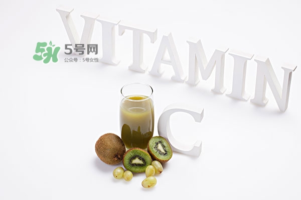 維生素c產(chǎn)品能白天用嗎 白天可以用維生素c護膚品嗎 維生素c產(chǎn)品能白天用嗎 白天可以用維生素c護膚品嗎