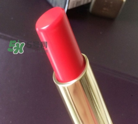 嬌蘭親親唇膏白管和黑管哪個好？嬌蘭白管和黑管區(qū)別