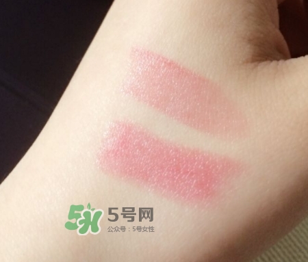 嬌蘭親親唇膏白管和黑管哪個好？嬌蘭白管和黑管區(qū)別