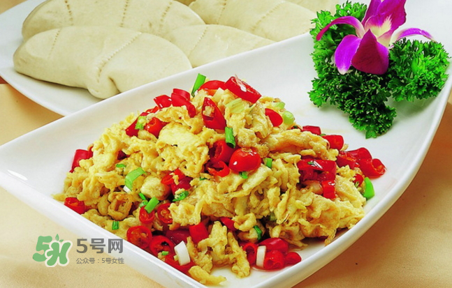 辣椒炒雞蛋的熱量是多少？辣椒能減肥嗎？