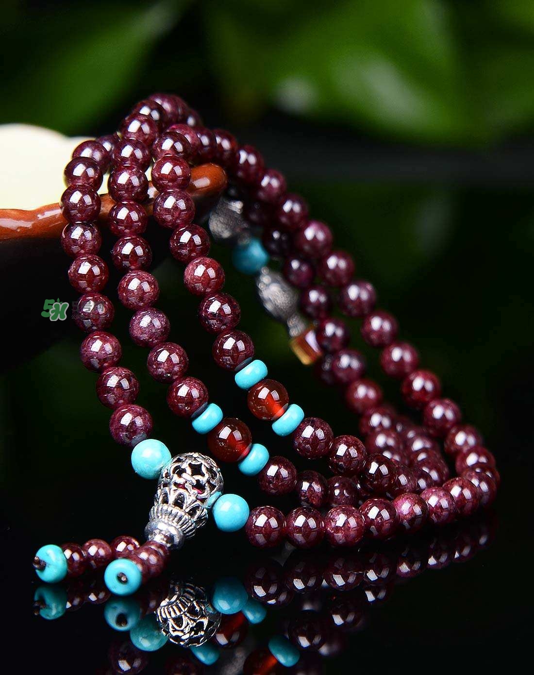 石榴石的功效與作用 石榴石怎么分辨真假 石榴石的功效與作用 石榴石怎么分辨真假