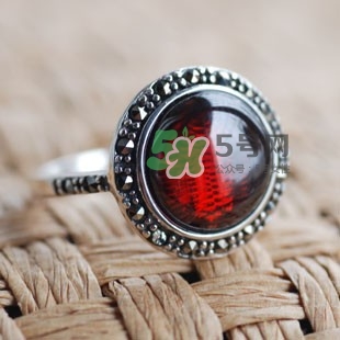 石榴石的功效與作用 石榴石怎么分辨真假 石榴石的功效與作用 石榴石怎么分辨真假