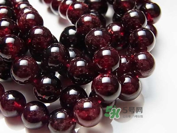 石榴石是什么做的？石榴是是怎么形成的？