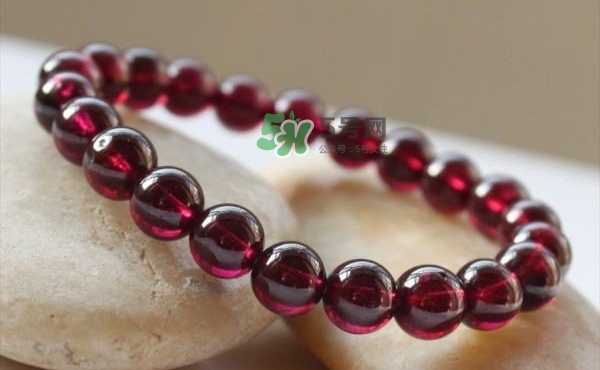 石榴石是什么做的？石榴是是怎么形成的？