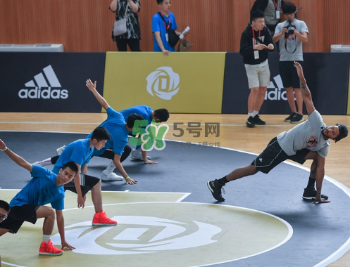 2017羅斯中國行上腳穿的球鞋是什么牌子_哪個型號？