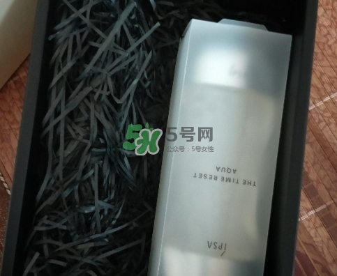 ipsa流金水是玻璃瓶嗎？流金水是塑料的嗎