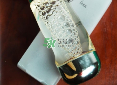 ipsa流金水是玻璃瓶嗎？流金水是塑料的嗎