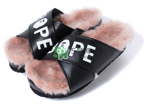 bape毛絨拖鞋多少錢？bape毛絨拖鞋價格