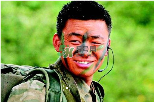 神似王寶強(qiáng)大一新生是誰？神似王寶強(qiáng)大一新生叫什么名字？