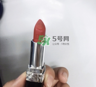 迪奧夾心999多少錢？迪奧夾心999口紅專柜價(jià)格