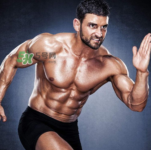 蛋白粉健身前喝還是后喝？蛋白粉健身中可以喝嗎？