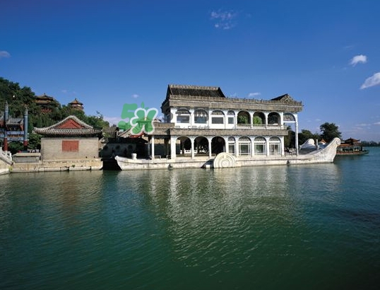 十月份去北京穿什么？10月份去北京穿什么衣服