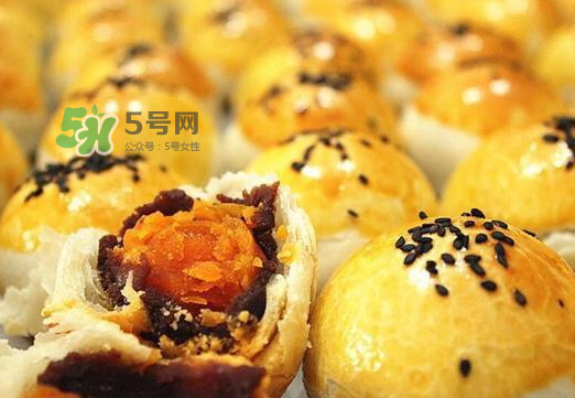 蛋黃酥為什么會爆開？蛋黃酥爆餡是什么原因？