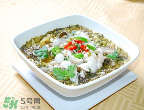 鯉魚(yú)可以做酸菜魚(yú)嗎？酸菜鯉魚(yú)的家常做法