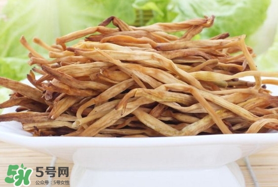 為什么說(shuō)黃花菜都涼了？黃花菜為什么要抽芯