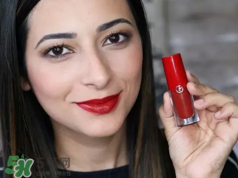 唇釉怎么薄涂好看_唇釉薄涂的技巧 唇釉怎么薄涂好看_唇釉薄涂的技巧