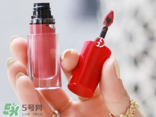 唇釉怎么薄涂好看_唇釉薄涂的技巧 唇釉怎么薄涂好看_唇釉薄涂的技巧