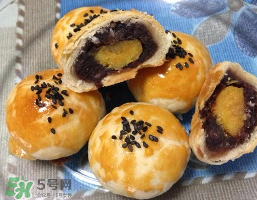 蛋黃酥用什么面粉？蛋黃酥能用低筋面粉嗎？