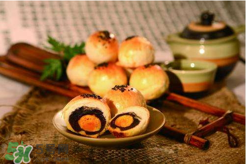 蛋黃酥可以用微波爐烤嗎？微波爐可以做蛋黃酥嗎？