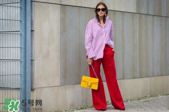 誰(shuí)說(shuō)襯衫不能穿出新花樣？襯衫怎么穿最好看？