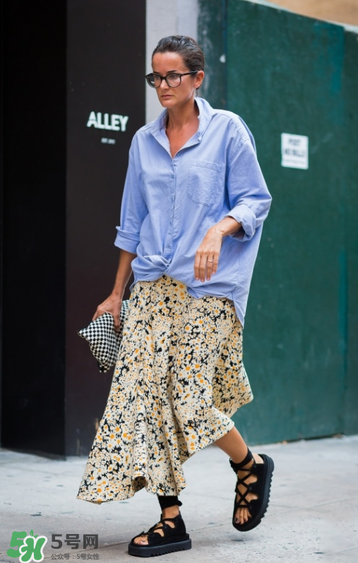 誰(shuí)說(shuō)襯衫不能穿出新花樣？襯衫怎么穿最好看？