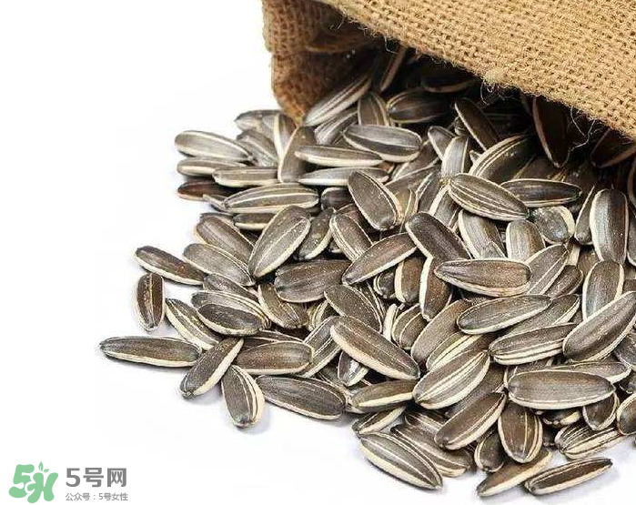 葵花籽是發(fā)物嗎？葵花籽致癌嗎？