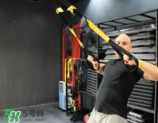 trx劃船一組做多少個？trx劃船每天做幾組？