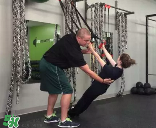 trx劃船一組做多少個？trx劃船每天做幾組？