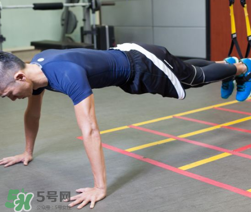 trx可以練腹肌嗎？trx腹部訓(xùn)練動作推薦