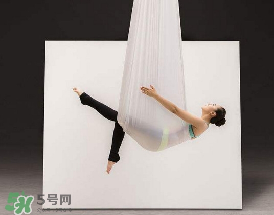 空中瑜伽誰(shuí)發(fā)明的？空中瑜伽到底有哪些功效