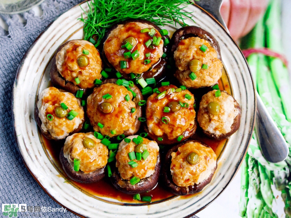 香菇釀肉的家常做法及蒸多長時(shí)間 香菇釀肉的家常做法及蒸多長時(shí)間