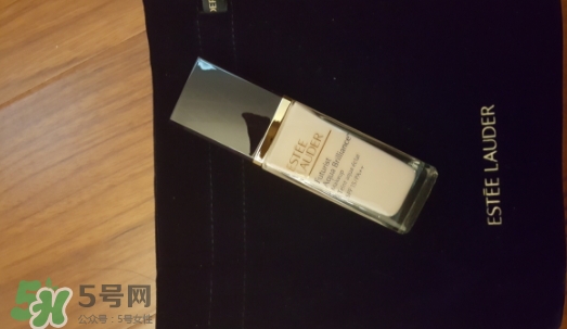 雅詩蘭黛水粉底和ysl圣羅蘭粉底液哪個(gè)好 雅詩蘭黛水粉底和ysl圣羅蘭粉底液哪個(gè)好