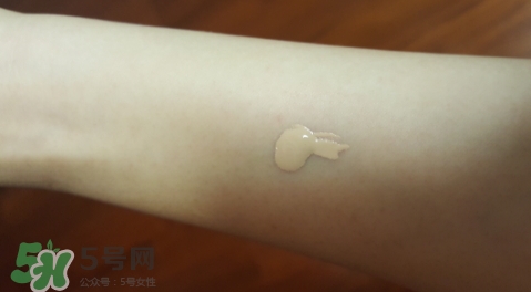 雅詩蘭黛水粉底和ysl圣羅蘭粉底液哪個(gè)好 雅詩蘭黛水粉底和ysl圣羅蘭粉底液哪個(gè)好