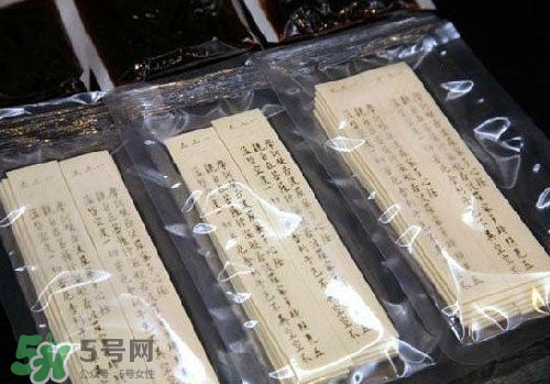 詩(shī)經(jīng)面條怎么印上去的？經(jīng)書面條字如何打印