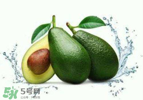 牛油果切開黑了能吃嗎？牛油果為什么會有黑點？