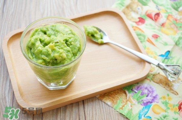 牛油果切開黑了能吃嗎？牛油果為什么會有黑點？