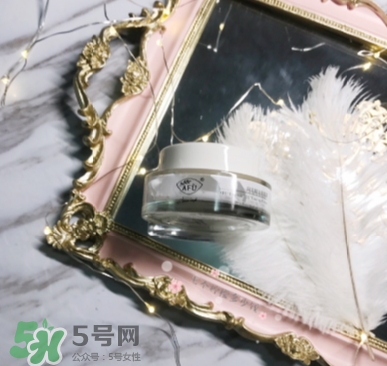 阿芙素顏霜要卸妝嗎？