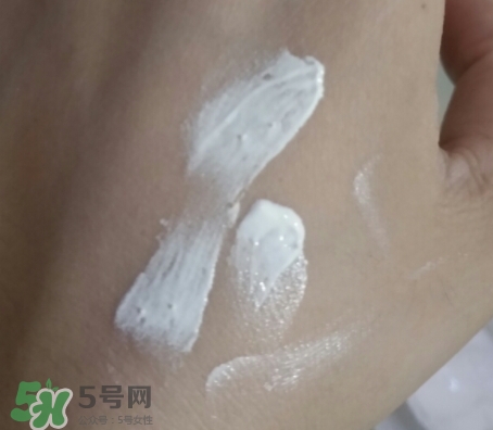 阿芙素顏霜要卸妝嗎？