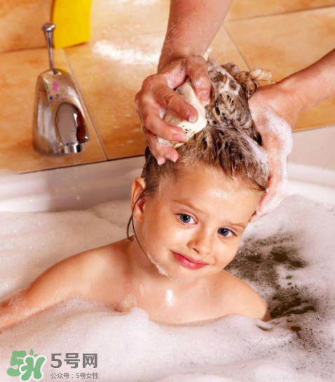 每天掉頭發(fā)正常嗎？關(guān)于護發(fā)誤區(qū)