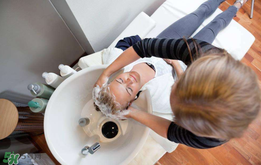 每天掉頭發(fā)正常嗎？關(guān)于護發(fā)誤區(qū)