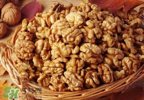 核桃磨成粉還有營養(yǎng)嗎？核桃粉和核桃哪個更好？