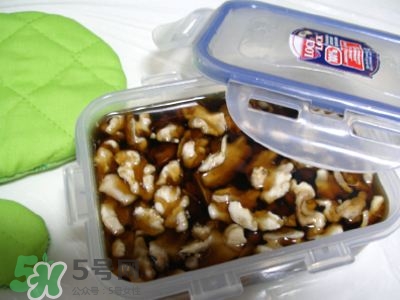 醋泡核桃的正確做法 醋泡核桃的功效與作用 醋泡核桃的正確做法 醋泡核桃的功效與作用